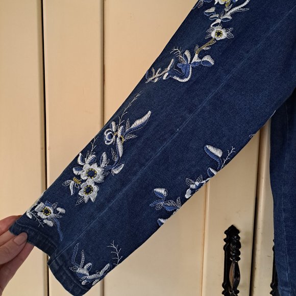 Denim and Co Women's Blue Floral Embroidered Zip Up Jacket NWT Sz Large - Picture 5 of 11
